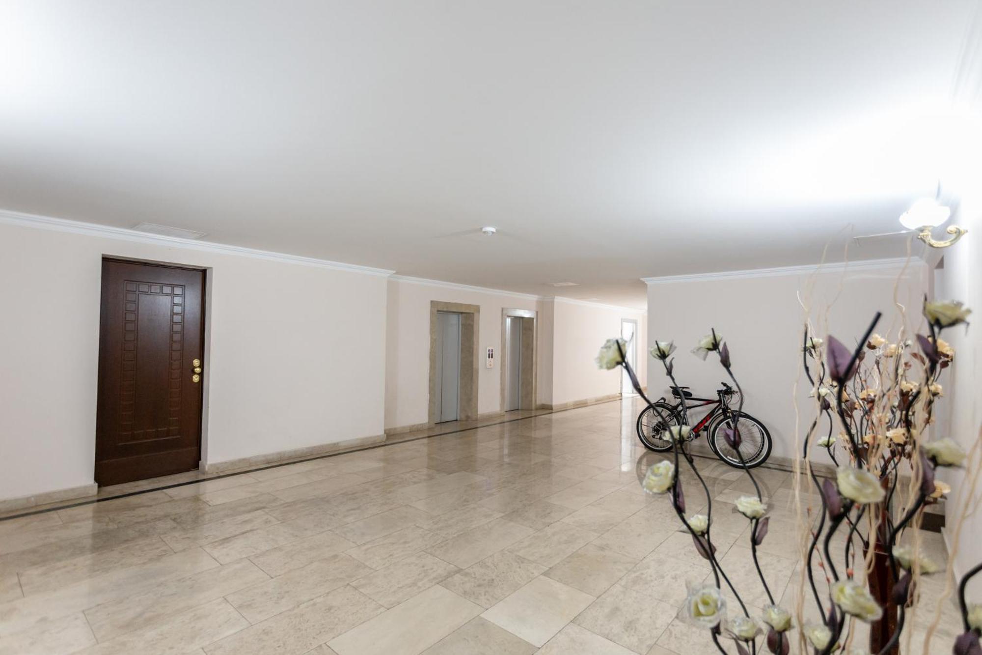 Serviced Apartment On Rustaveli Avenue 9 第比利斯 外观 照片