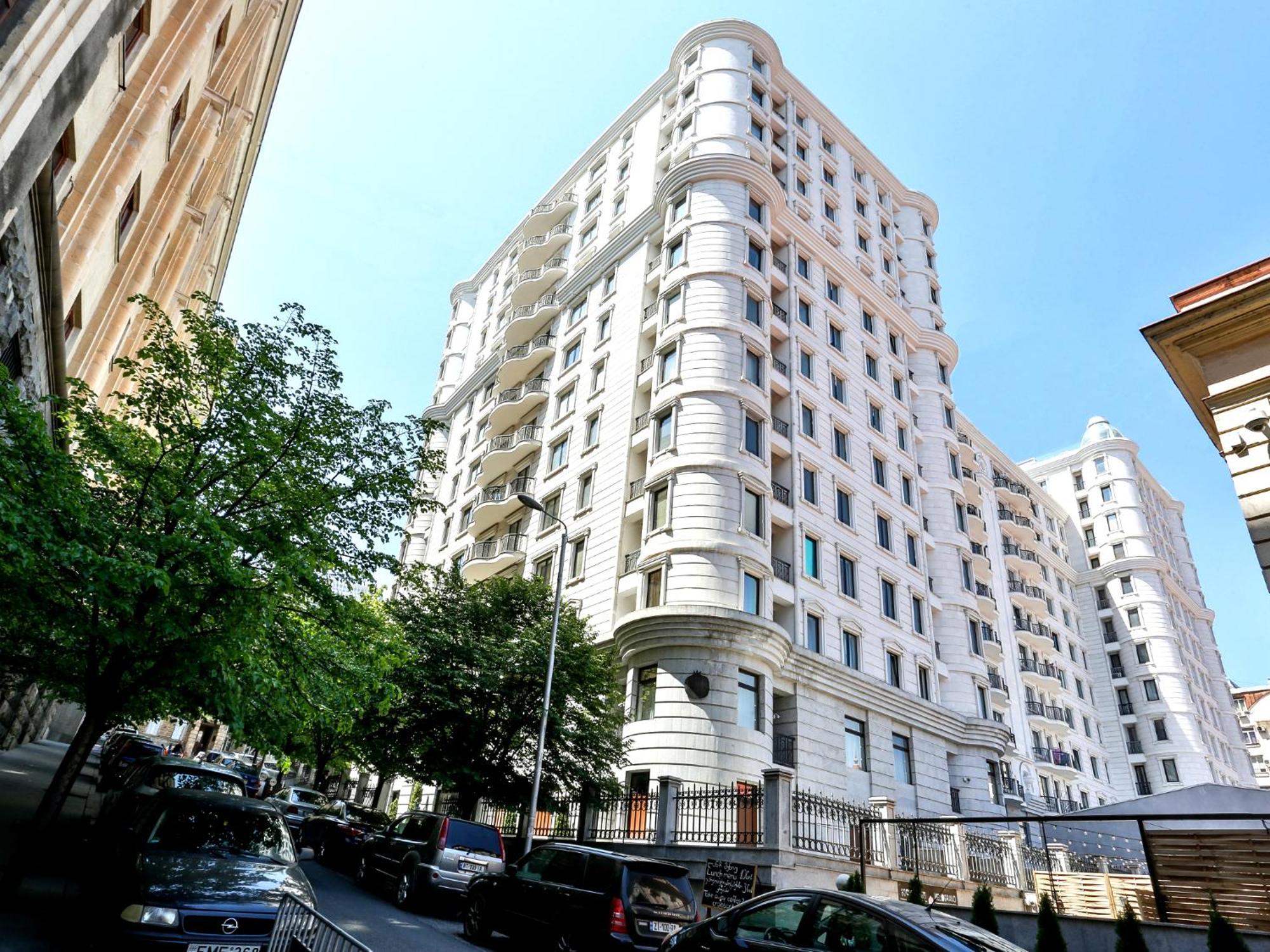 Serviced Apartment On Rustaveli Avenue 9 第比利斯 外观 照片