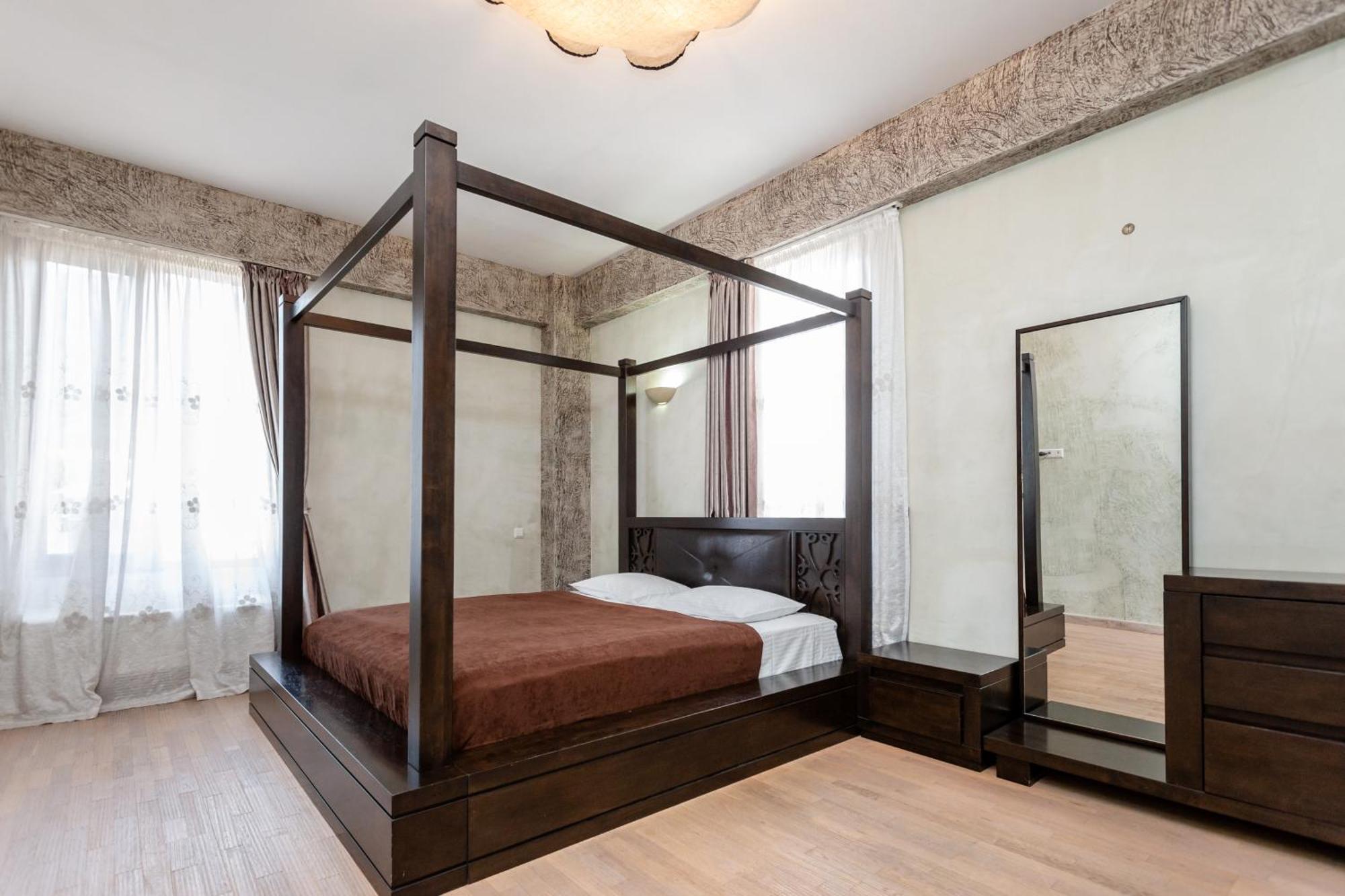 Serviced Apartment On Rustaveli Avenue 9 第比利斯 外观 照片