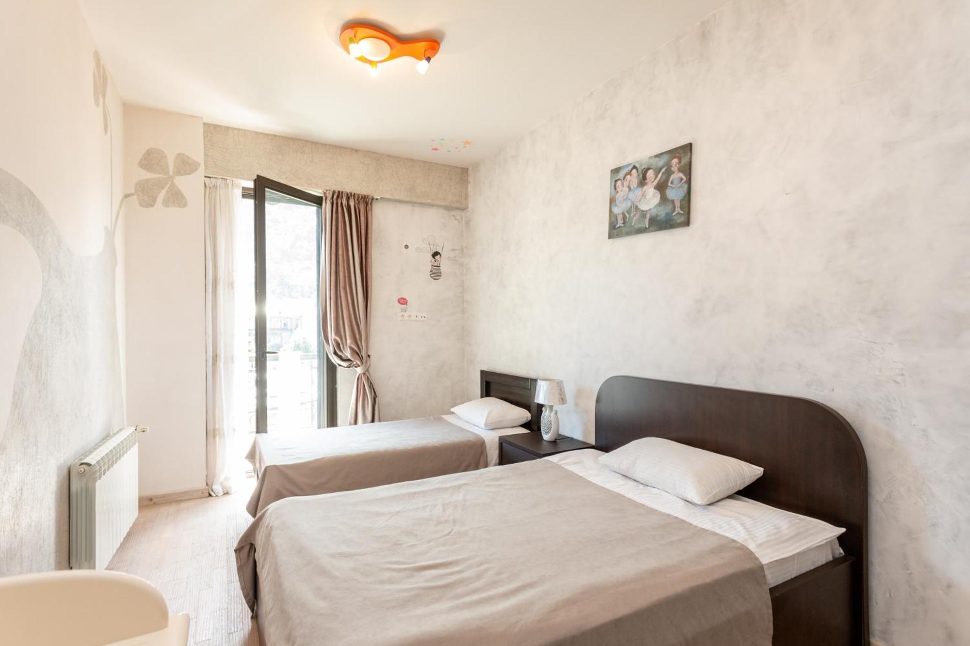 Serviced Apartment On Rustaveli Avenue 9 第比利斯 外观 照片