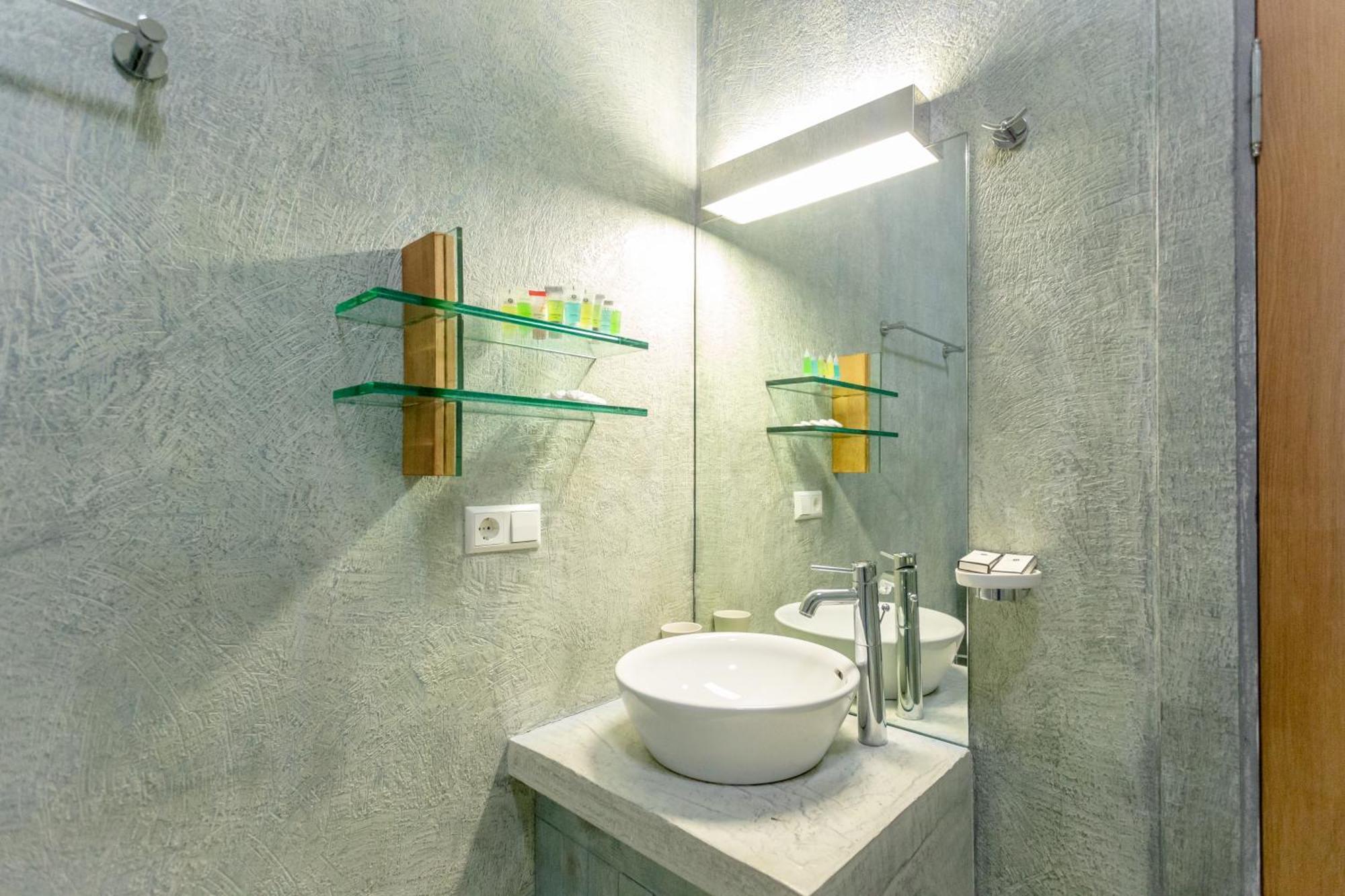 Serviced Apartment On Rustaveli Avenue 9 第比利斯 外观 照片